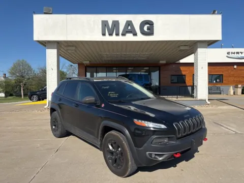 Black 2015 Jeep Cherokee Trailhawk for sale in Chillicothe, MO