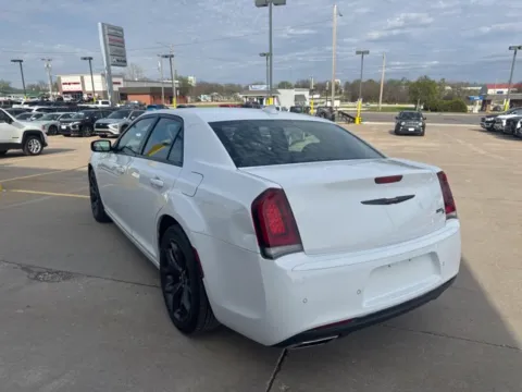 More photos of 2021 Chrysler 300 S at MAG CDJR, MO