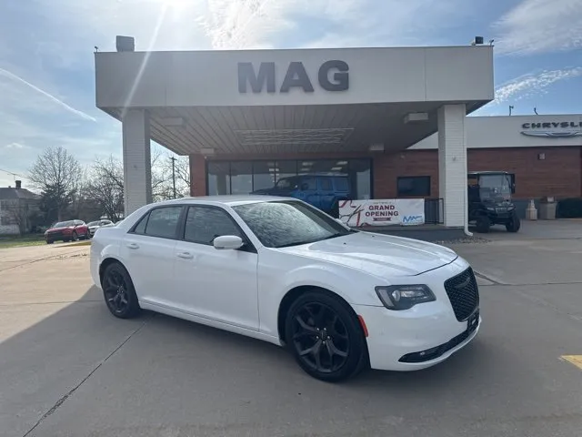 White 2021 Chrysler 300 S for sale in Chillicothe, MO