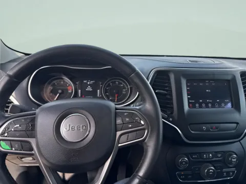 Another view of 2019 Jeep Cherokee Latitude Plus for sale in Chillicothe, MO at MAG CDJR