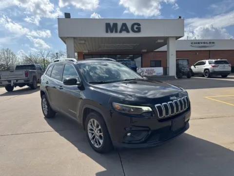 Black 2019 Jeep Cherokee Latitude Plus for sale in Chillicothe, MO
