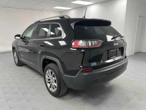 More photos of 2019 Jeep Cherokee Latitude Plus at MAG CDJR, MO