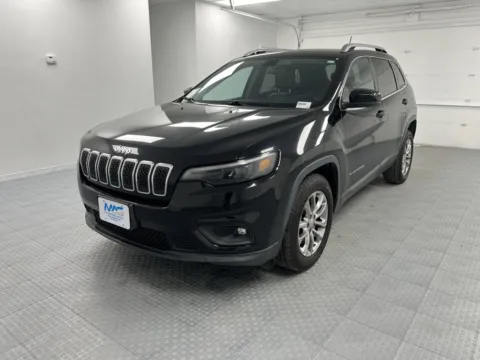 Another view of 2019 Jeep Cherokee Latitude Plus for sale in Chillicothe, MO at MAG CDJR