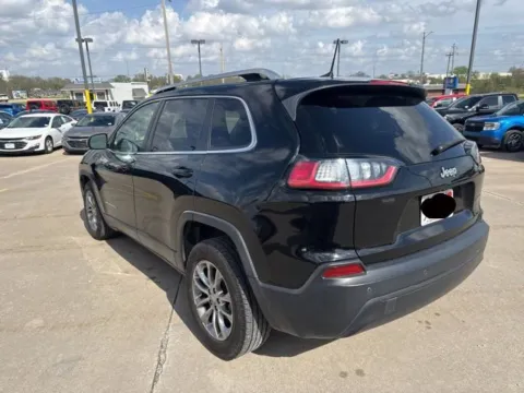 More photos of 2019 Jeep Cherokee Latitude Plus at MAG CDJR, MO