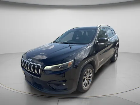 Photos of 2019 Jeep Cherokee Latitude Plus for sale in Chillicothe, MO at MAG CDJR