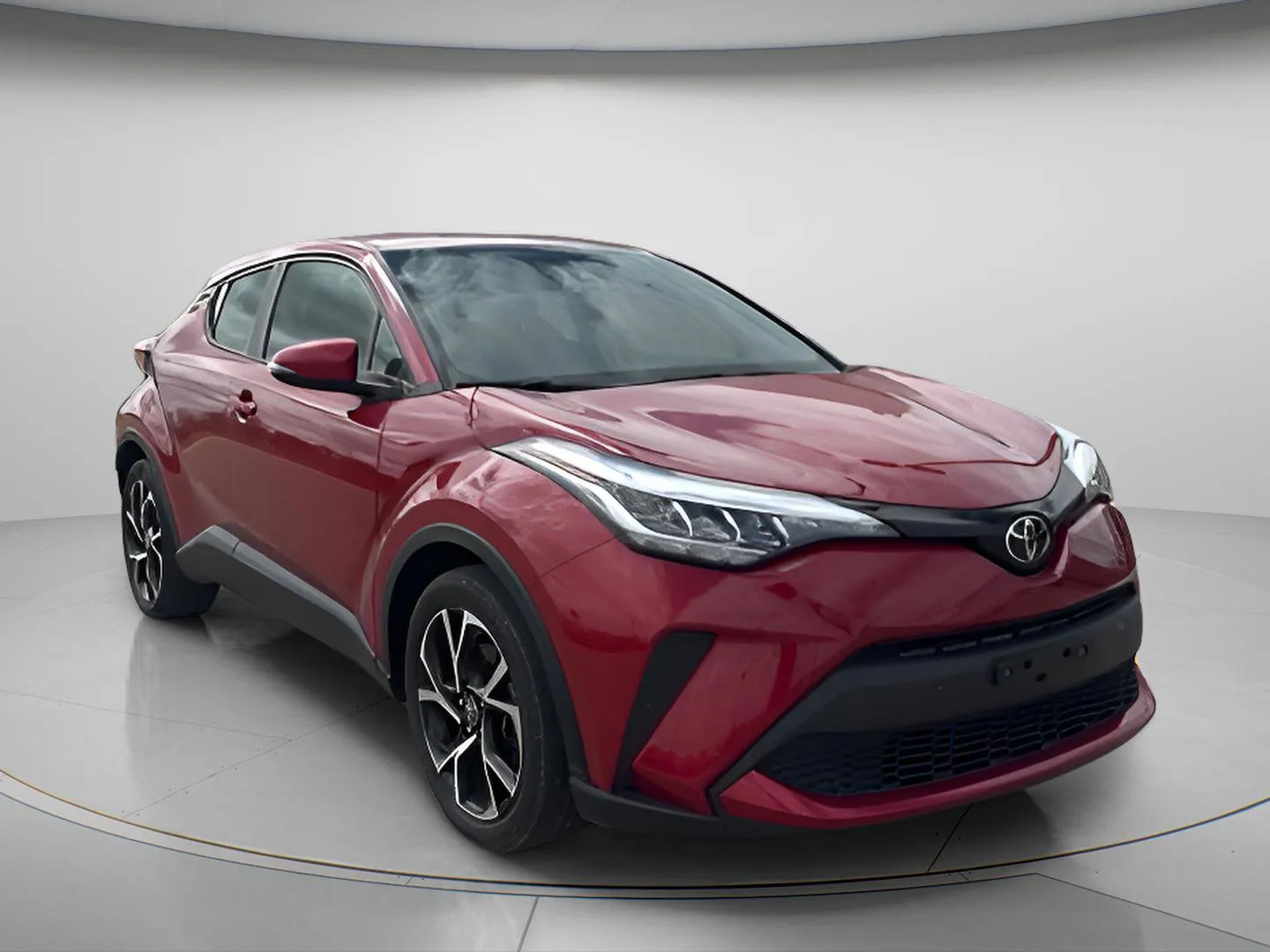 2021 Toyota C-HR XLE's photo