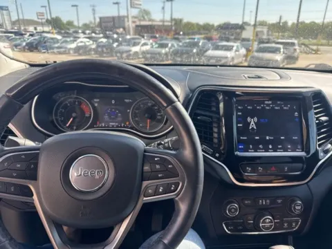 Another view of 2019 Jeep Cherokee Overland for sale in Chillicothe, MO at MAG CDJR
