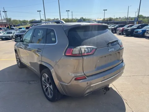 More photos of 2019 Jeep Cherokee Overland at MAG CDJR, MO