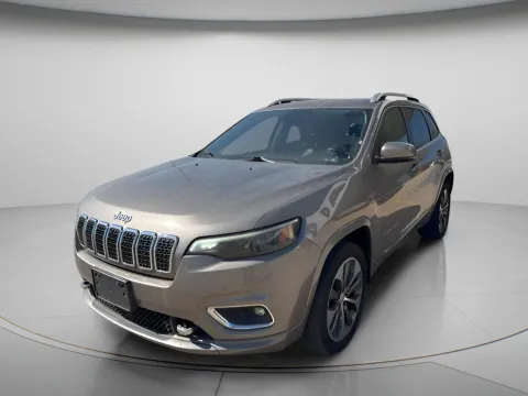 Photos of 2019 Jeep Cherokee Overland for sale in Chillicothe, MO at MAG CDJR