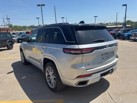 More photos of 2022 Jeep Grand Cherokee 4xe Summit at MAG CDJR, MO