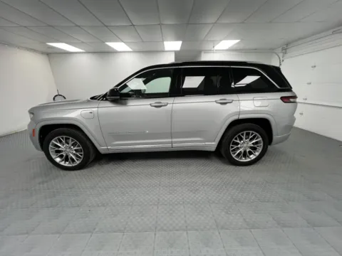 More photos of 2022 Jeep Grand Cherokee 4xe Summit at MAG CDJR, MO