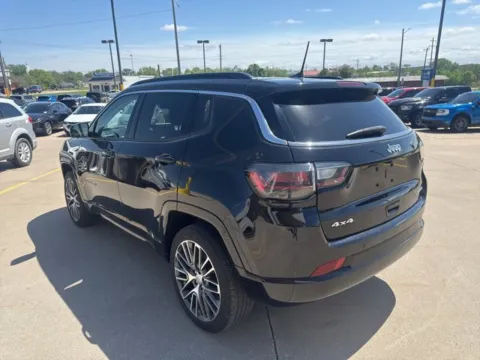 More photos of 2022 Jeep Compass Limited at MAG CDJR, MO