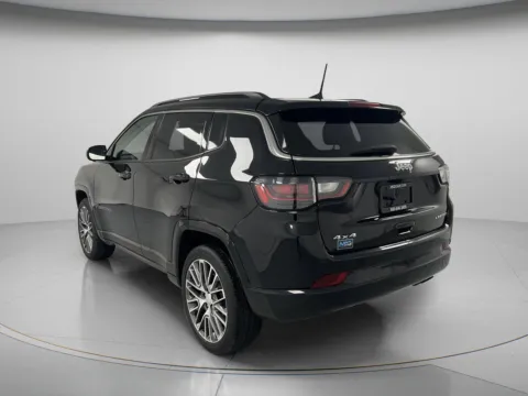More photos of 2022 Jeep Compass Limited at MAG CDJR, MO
