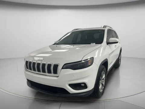 More photos of 2019 Jeep Cherokee Latitude Plus at MAG CDJR, MO