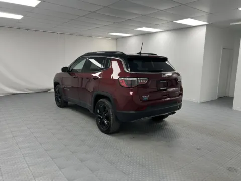 More photos of 2022 Jeep Compass Limited at MAG CDJR, MO