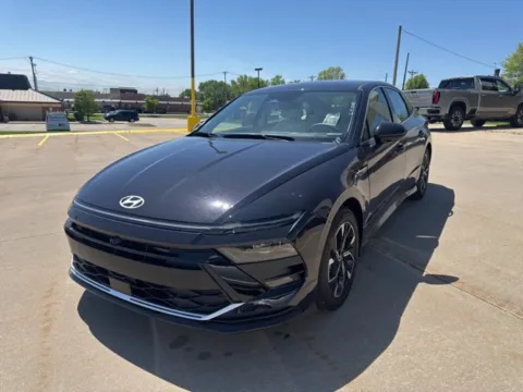 Photos of 2024 Hyundai Sonata SEL for sale in Chillicothe, MO at MAG CDJR
