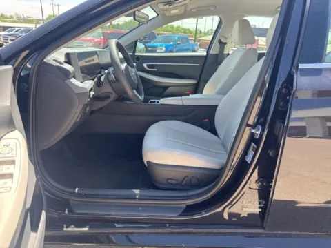 More photos of 2024 Hyundai Sonata SEL at MAG CDJR, MO