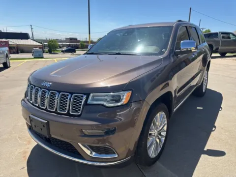 Photos of 2018 Jeep Grand Cherokee Summit for sale in Chillicothe, MO at MAG CDJR