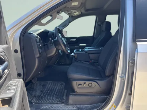 More photos of 2022 Chevrolet Silverado 1500 Custom at MAG CDJR, MO