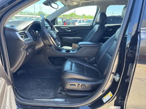 More photos of 2022 GMC Acadia SLT at MAG CDJR, MO