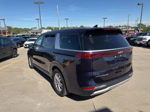 More photos of 2022 Kia Carnival LXS at MAG CDJR, MO