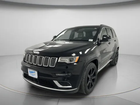 Another view of 2017 Jeep Grand Cherokee Summit for sale in Chillicothe, MO at MAG CDJR