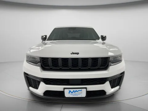 Photos of 2026 Jeep Grand Cherokee Limited for sale in Chillicothe, MO at MAG CDJR