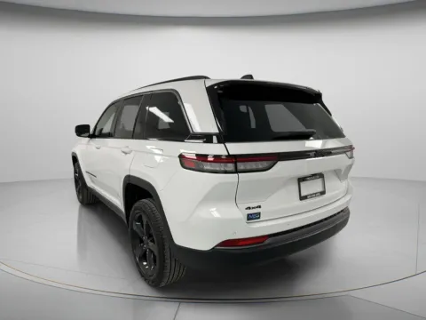 More photos of 2026 Jeep Grand Cherokee Limited at MAG CDJR, MO