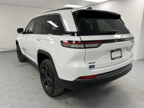 More photos of 2026 Jeep Grand Cherokee Limited at MAG CDJR, MO