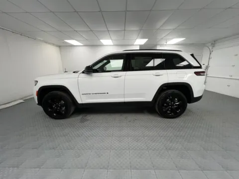 More photos of 2026 Jeep Grand Cherokee Limited at MAG CDJR, MO