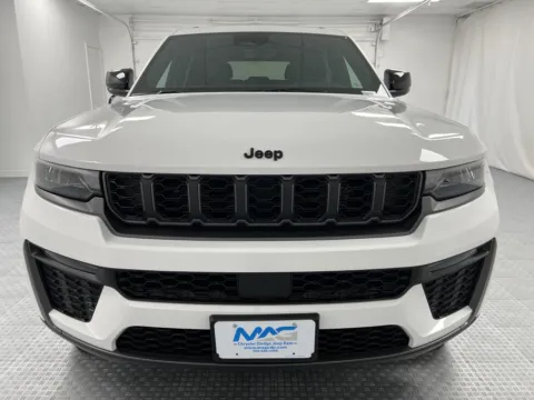 Photos of 2026 Jeep Grand Cherokee Limited for sale in Chillicothe, MO at MAG CDJR
