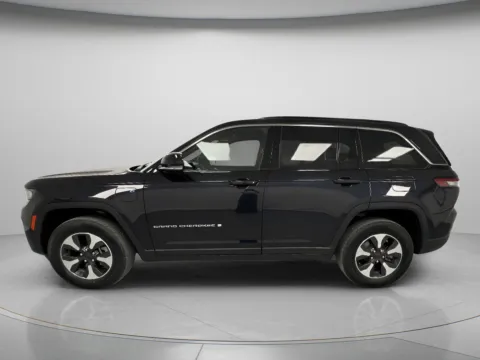 More photos of 2024 Jeep Grand Cherokee 4xe 4x4 at MAG CDJR, MO