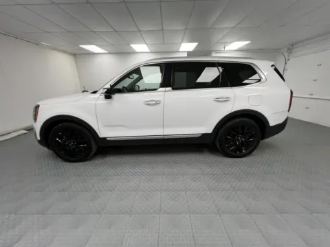 More photos of 2022 Kia Telluride SX at MAG CDJR, MO