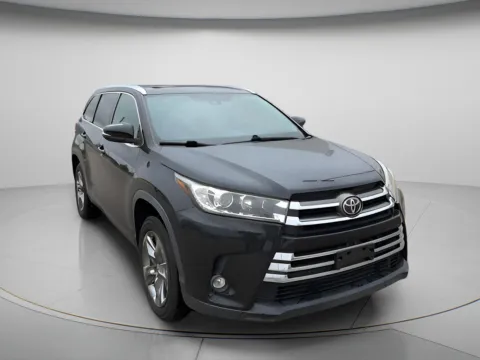 Black 2019 Toyota Highlander Limited Platinum for sale in Chillicothe, MO