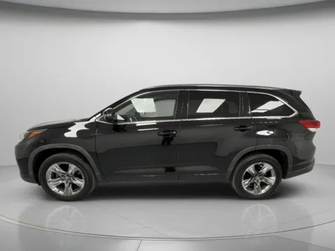More photos of 2019 Toyota Highlander Limited Platinum at MAG CDJR, MO