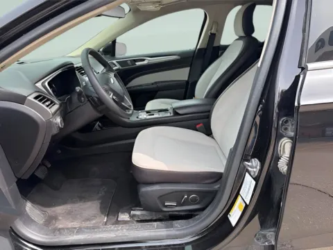 Another view of 2019 Ford Fusion SE for sale in Chillicothe, MO at MAG CDJR