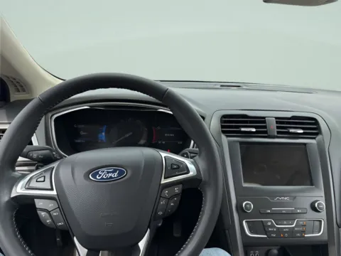 More photos of 2019 Ford Fusion SE at MAG CDJR, MO