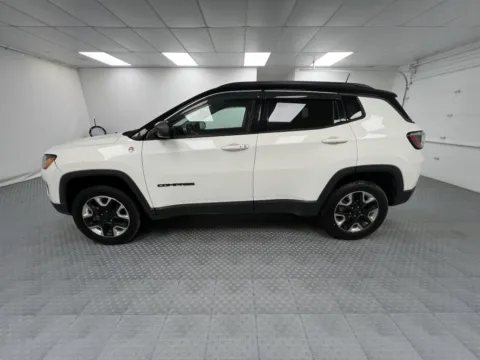 More photos of 2018 Jeep Compass Trailhawk at MAG CDJR, MO