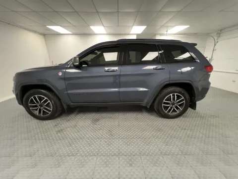 More photos of 2021 Jeep Grand Cherokee Trailhawk at MAG CDJR, MO