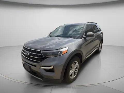 Photos of 2022 Ford Explorer XLT for sale in Chillicothe, MO at MAG CDJR