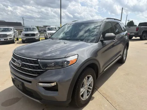 Photos of 2022 Ford Explorer XLT for sale in Chillicothe, MO at MAG CDJR