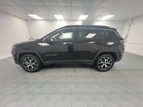 More photos of 2025 Jeep Compass Limited at MAG CDJR, MO