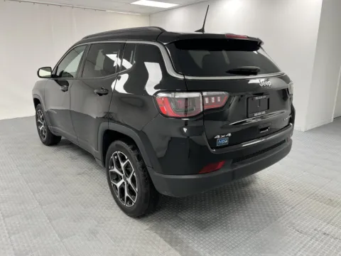 More photos of 2025 Jeep Compass Limited at MAG CDJR, MO