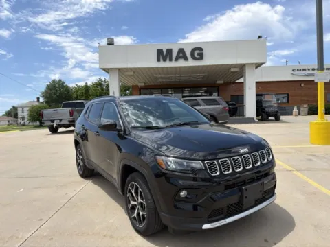Black 2025 Jeep Compass Limited for sale in Chillicothe, MO