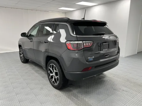 More photos of 2024 Jeep Compass Limited at MAG CDJR, MO