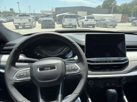 More photos of 2024 Jeep Compass Limited at MAG CDJR, MO