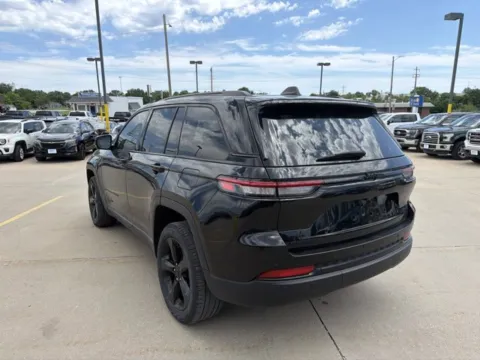 More photos of 2024 Jeep Grand Cherokee Limited at MAG CDJR, MO