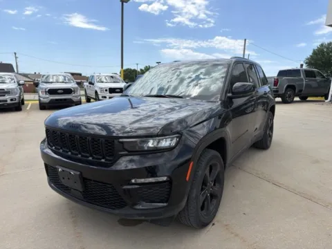 Photos of 2024 Jeep Grand Cherokee Limited for sale in Chillicothe, MO at MAG CDJR