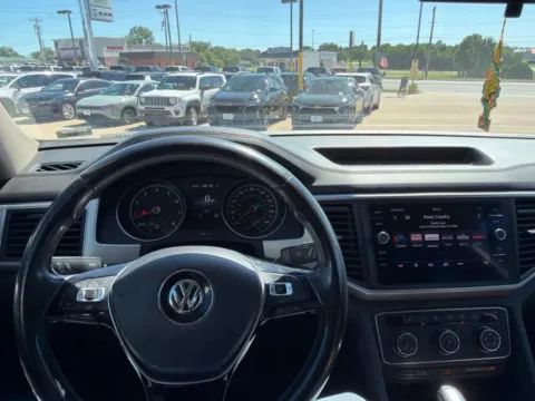 More photos of 2018 Volkswagen Atlas 3.6L V6 SE at MAG CDJR, MO