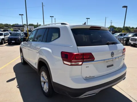 More photos of 2018 Volkswagen Atlas 3.6L V6 SE at MAG CDJR, MO
